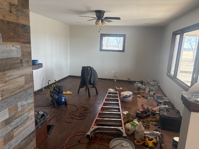 694 E 400 Hwy in Pittsburg, KS - Building Photo - Building Photo