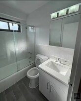 E 88th St in New York, NY - Building Photo