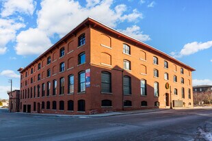 Liam's Crossing in Clinton, MA - Building Photo