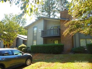 5016 Sardis Rd in Charlotte, NC - Foto de edificio - Building Photo