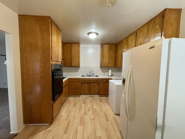 2207 Carnegie Ln, Unit 2207 Carnegie Lane Unit A in Redondo Beach, CA - Building Photo - Building Photo