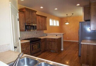 63118 Dakota Dr in Bend, OR - Building Photo - Building Photo