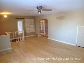 3 Bedroom Acreage in Southeast Sioux Falls in Sioux Falls, SD - Building Photo - Building Photo