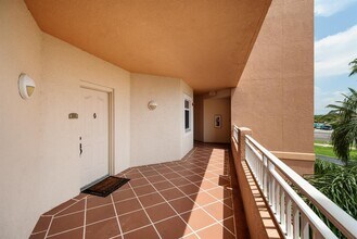 12077 Gandy Blvd N in St. Petersburg, FL - Building Photo - Building Photo