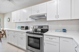 5850 Sugar Palm Ct in Delray Beach, FL - Building Photo