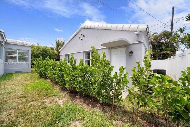 1625 Hollywood Blvd in Hollywood, FL - Building Photo - Building Photo