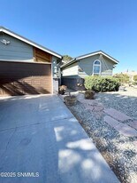 4981 Garnet St, Unit E-306 in Las Cruces, NM - Building Photo