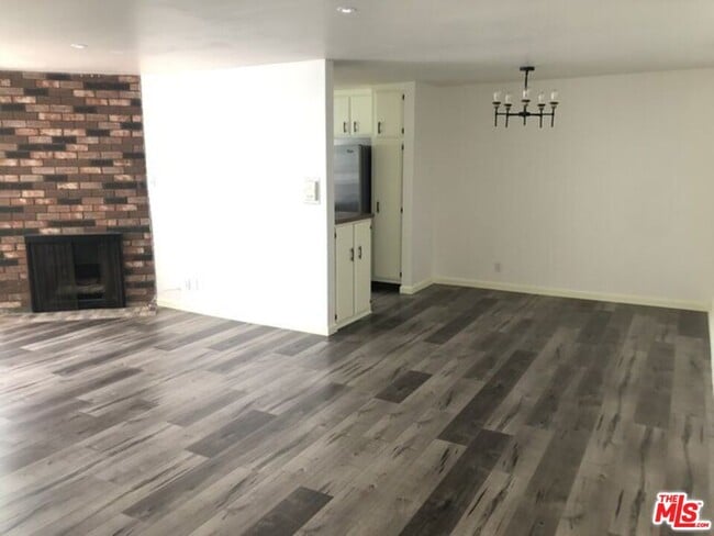 property at 1640 S Bentley Ave