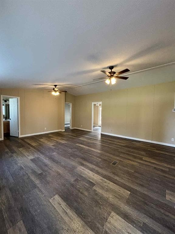 19905 Hastings Cir in Alvin, TX - Building Photo - Building Photo