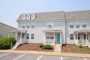 1224 Old Richmond Circle in Harrisonburg, VA - Building Photo