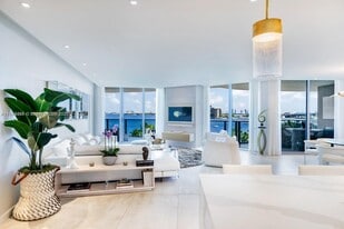 488 NE 18th St, Unit 508 in Miami, FL - Building Photo