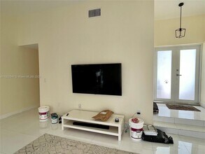 11463 SW 74th St in Miami, FL - Building Photo - Building Photo
