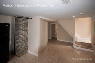 22213-22122 122 Ave in Maple Ridge, BC - Building Photo - Building Photo