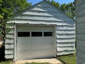 2110 E Yale Ave in Muncie, IN - Building Photo - Building Photo