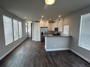 16225 N Cave Creek Rd in Phoenix, AZ - Building Photo - Building Photo