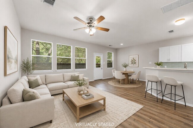 211 N Burberry Park Cir