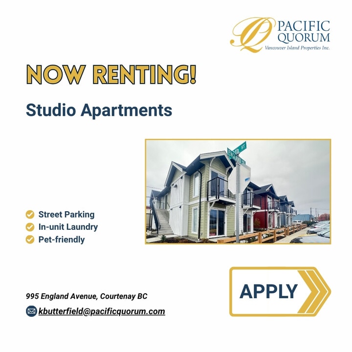 995 England Ave in Courtenay, BC - Building Photo