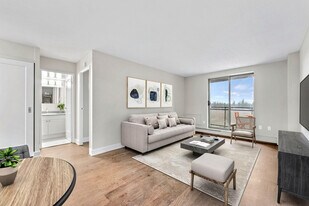 Highland Park Apartments I/II in London, ON - Building Photo