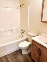 103-105 Woodall St-Unit -105 in Waco, TX - Building Photo - Building Photo