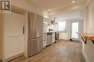 202 Claremont St in Toronto, ON - Building Photo - Building Photo