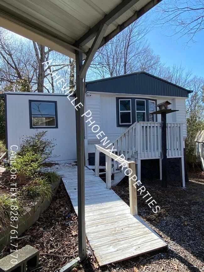 31 Linda Vista Dr in Asheville, NC - Building Photo - Building Photo