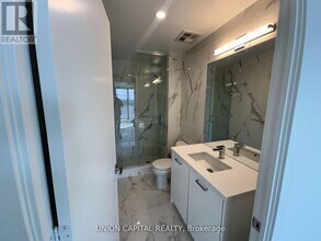 195 McCaul St in Toronto, ON - Building Photo - Building Photo