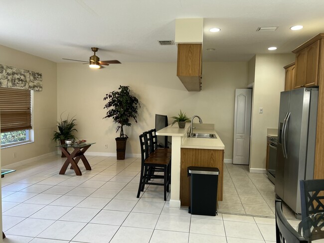 11943 Sturbridge Ln in Wellington, FL - Foto de edificio - Building Photo