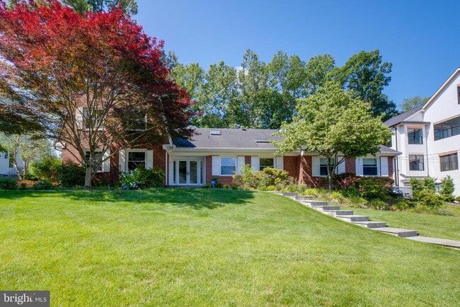 property at 1440 Highwood Dr