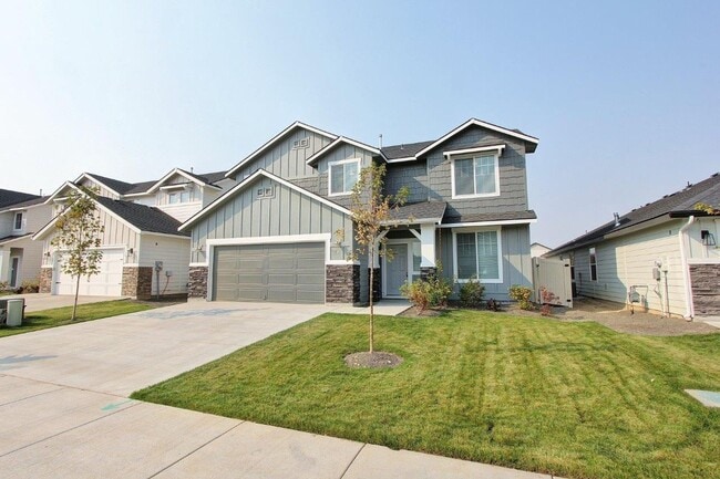 property at 2151 N Bing Ave