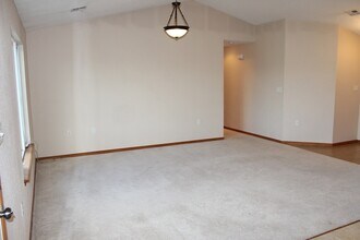 2716 Brookville Dr in Manhattan, KS - Building Photo - Building Photo