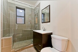2019 N Hoyne Ave, Unit 1F in Chicago, IL - Building Photo - Building Photo
