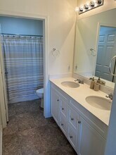 14838 Nordhoff St in Panorama City, CA - Foto de edificio - Building Photo