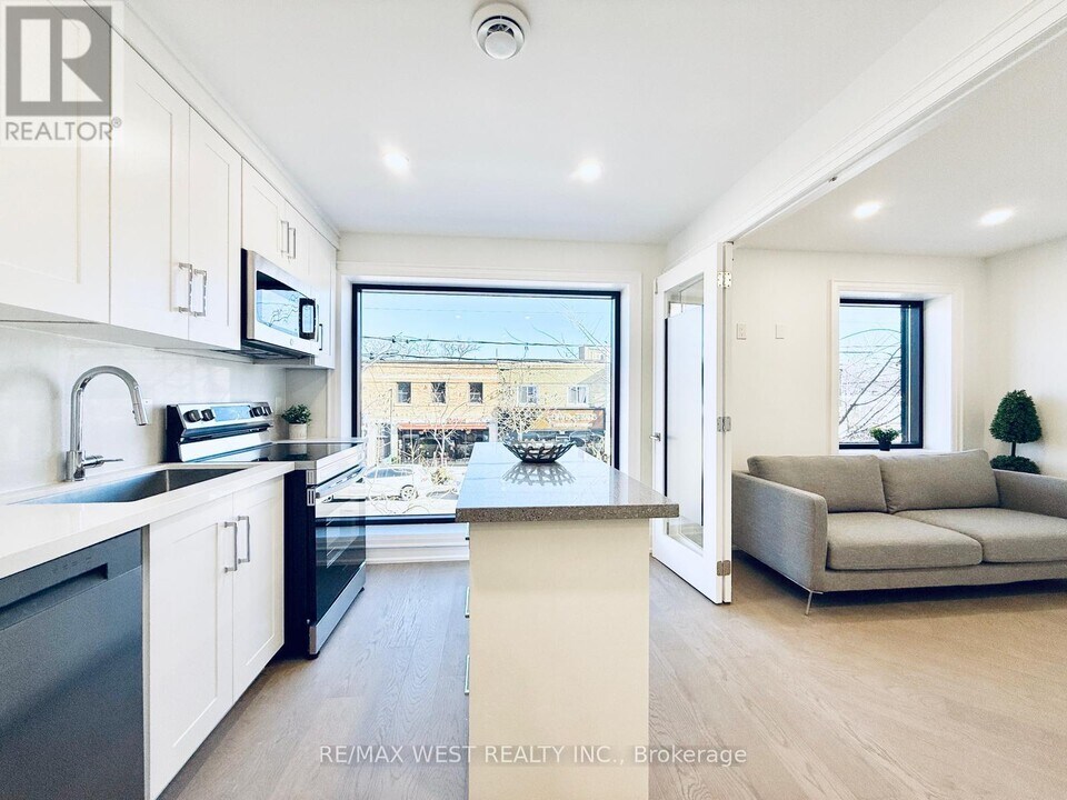 1618-1618 Bayview Ave in Toronto, ON - Building Photo