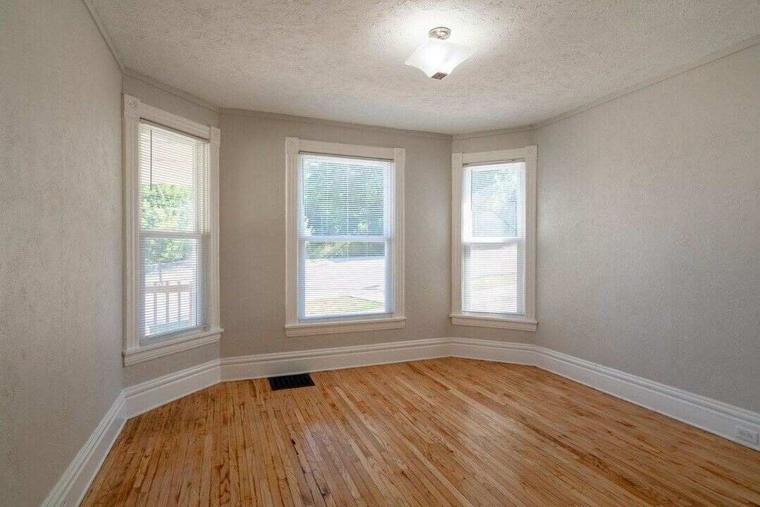 258 Quimby St NE in Grand Rapids, MI - Building Photo