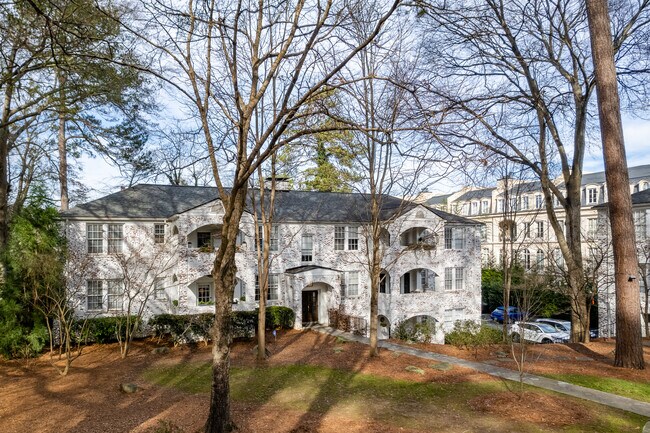 51-77 Peachtree Memorial Dr NW in Atlanta, GA - Building Photo - Building Photo