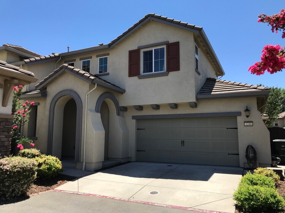 1240 Landmark Cir in Lincoln, CA - Building Photo