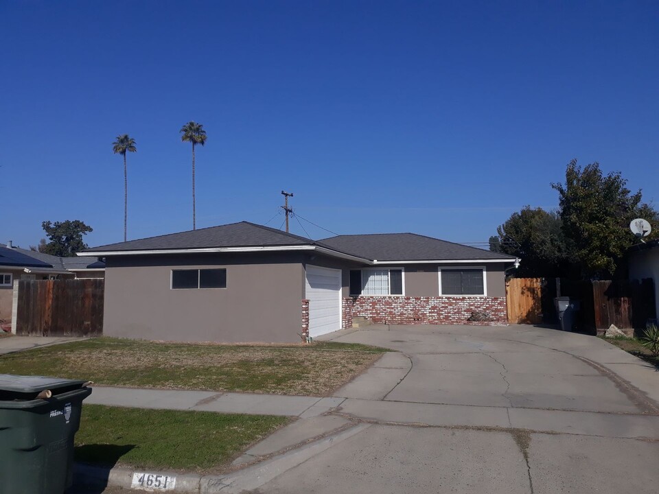 4651 E Donner Ave in Fresno, CA - Building Photo