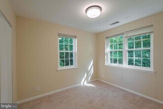 2601 S Walter Reed Dr in Arlington, VA - Building Photo - Building Photo