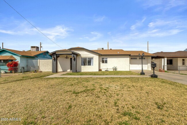 property at 3428 W Willetta St