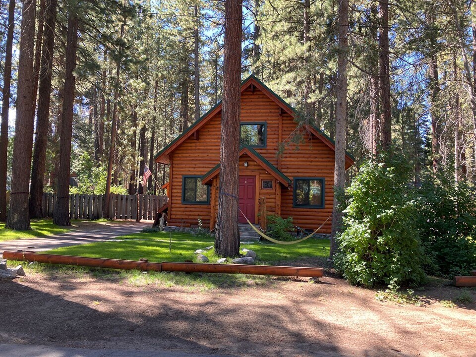 974 Gold Tip Ave in South Lake Tahoe, CA - Building Photo