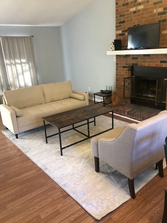 Room in House on Strebor St in Durham, NC - Building Photo - Building Photo