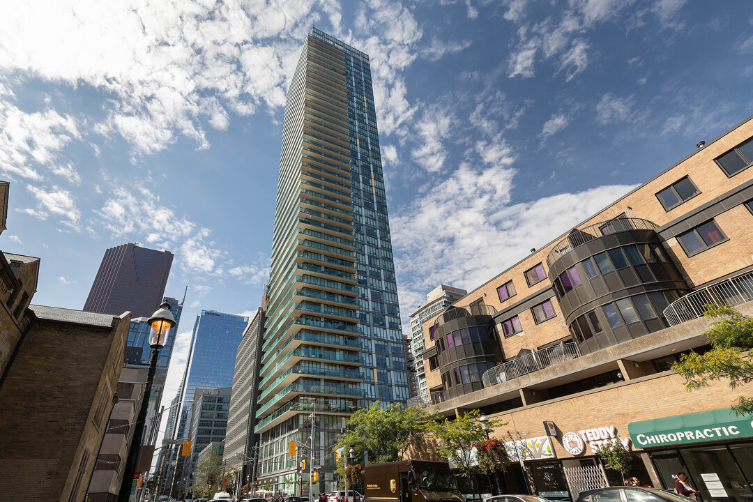 33 Lombard St in Toronto, ON - Building Photo