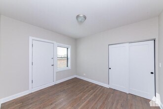 3409 W Fullerton Ave in Chicago, IL - Building Photo - Building Photo