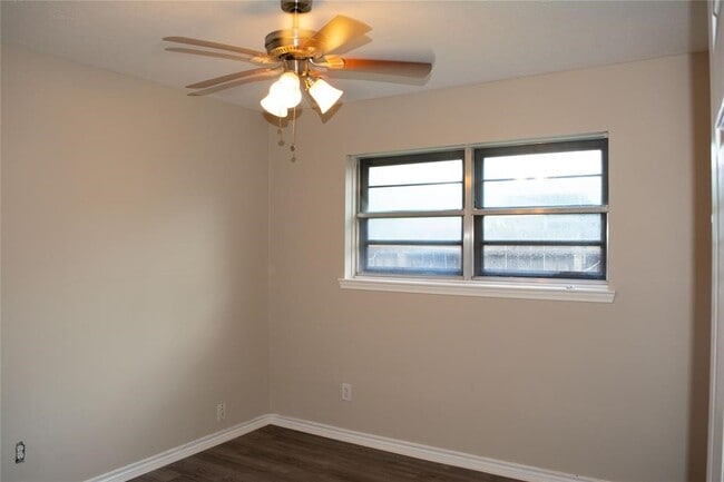 2309 Cedar St in Pearland, TX - Building Photo - Building Photo