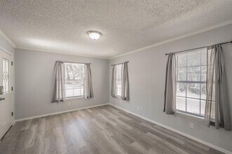 1009 S Waco St in Weatherford, TX - Building Photo - Building Photo