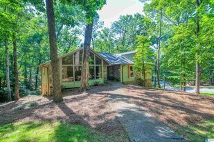 1928 Indian Lake Dr in Birmingham, AL - Building Photo