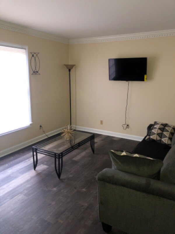 630 Rugby Row in Winston-Salem, NC - Foto de edificio - Building Photo