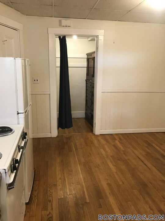 533 Newbury St in Boston, MA - Building Photo