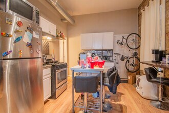 1479 W Huron St in Chicago, IL - Building Photo - Building Photo