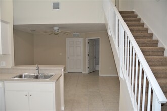 7328 Canterbury St, Unit 7332 in Spring Hill, FL - Foto de edificio - Building Photo